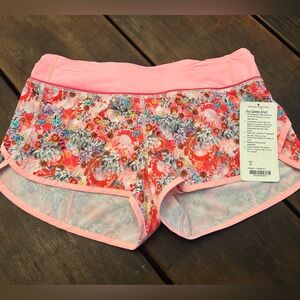 NWT Rare Lululemon Run Speed Short - Floral 6